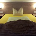 Landgasthof Hirsch Hotel