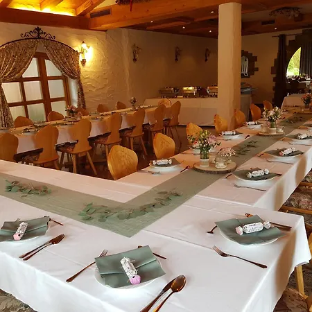 מלון Landgasthof Hirsch 3*