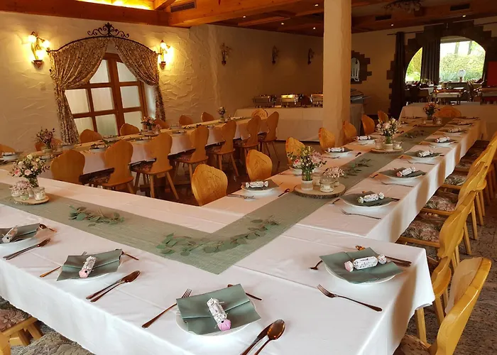 מלון Landgasthof Hirsch 3*